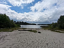 Ein Ort zum Verweilen: Der Strand am Ostufer des Seddiner Sees.