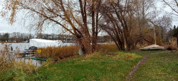 Weg am Havelufer zwischen Fähre und Schloss Caputh